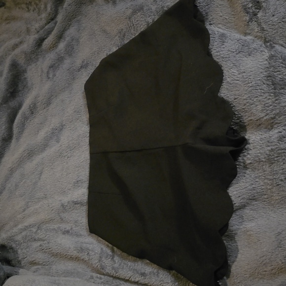 Monteau Scalloped Black Shorts - Picture 2 of 4